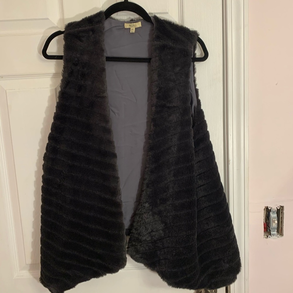 NWOT Dark Gray Fluffy Vest